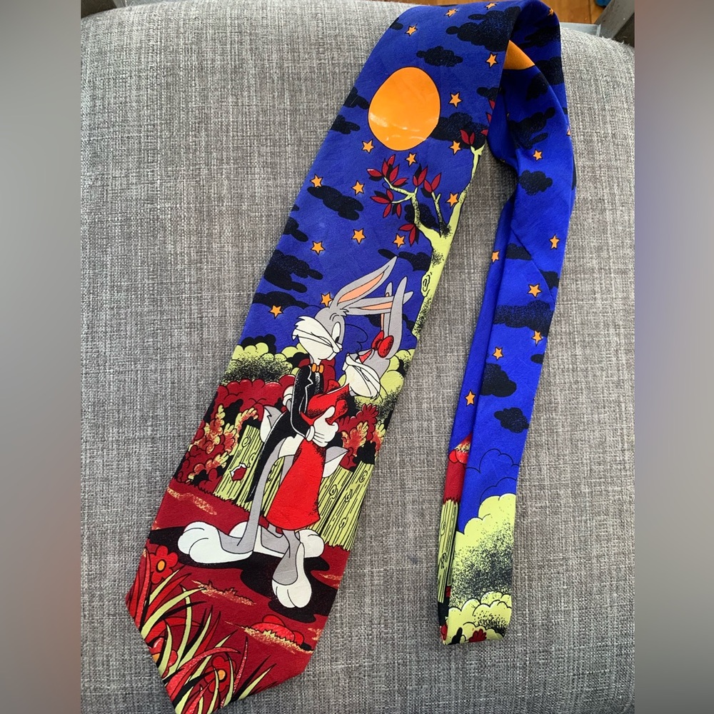 Loony Tunes Bugs Bunny and Lola Bunny tie